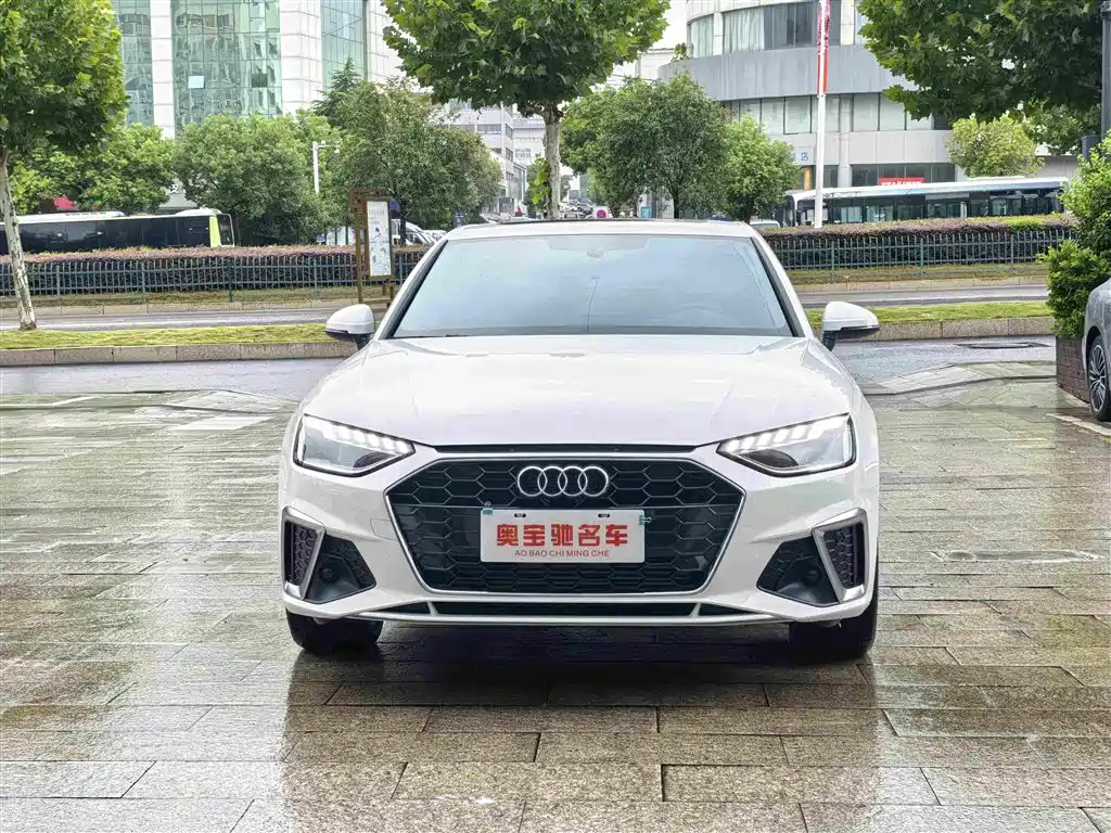 Audi A4 2025