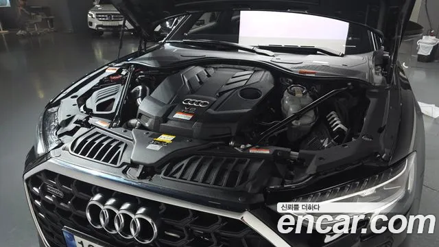 Audi A8 2022