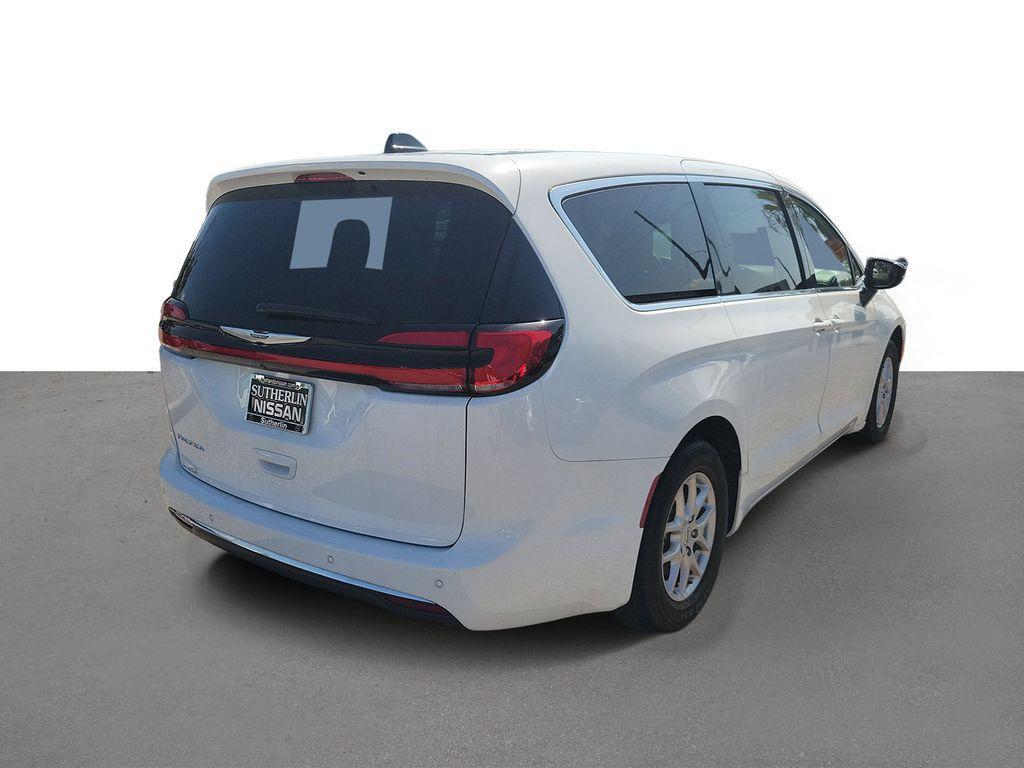 Chrysler Pacifica 2024