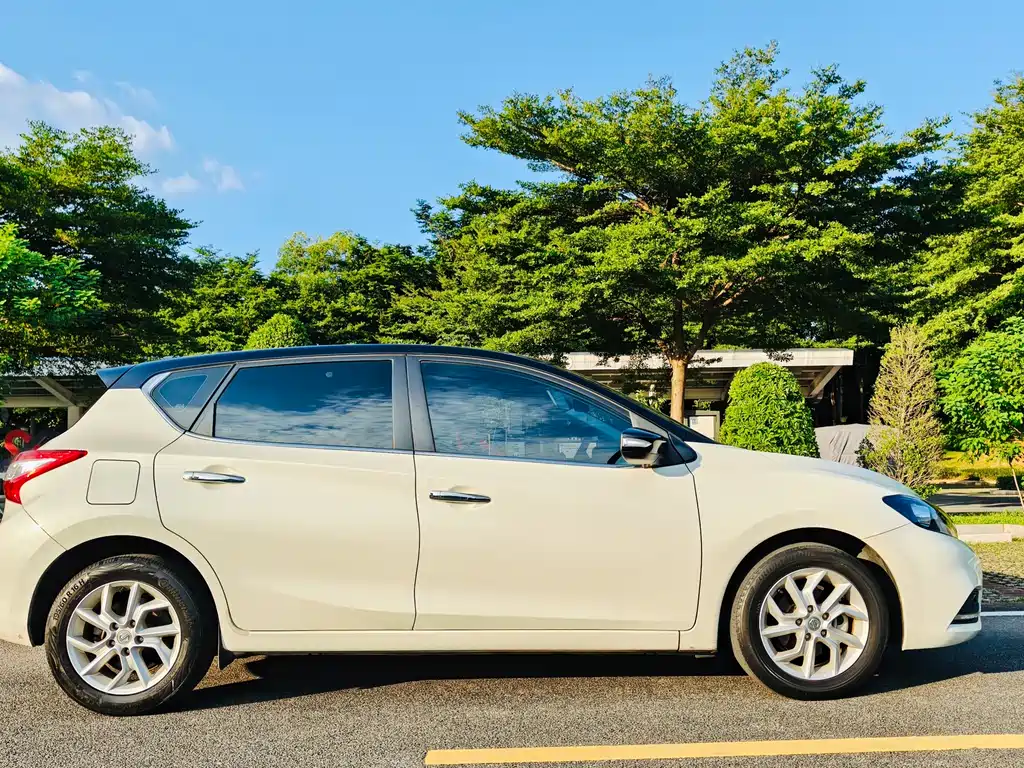 Nissan Tiida 2020