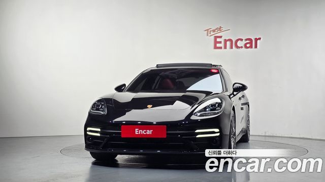 Porsche Panamera 2023