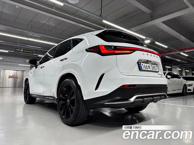 Lexus NX 2023