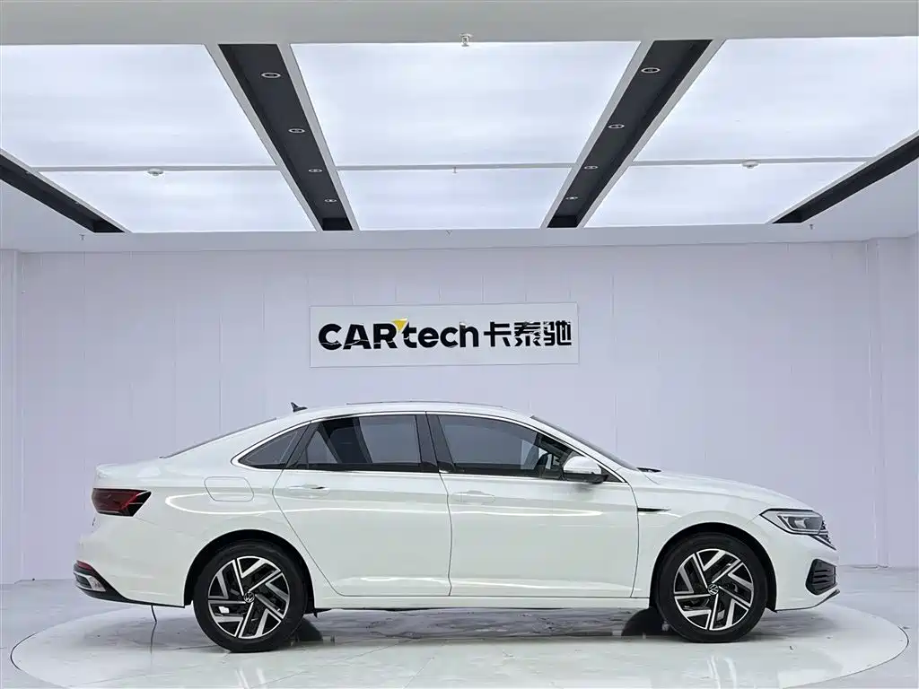 Volkswagen Jetta 2023