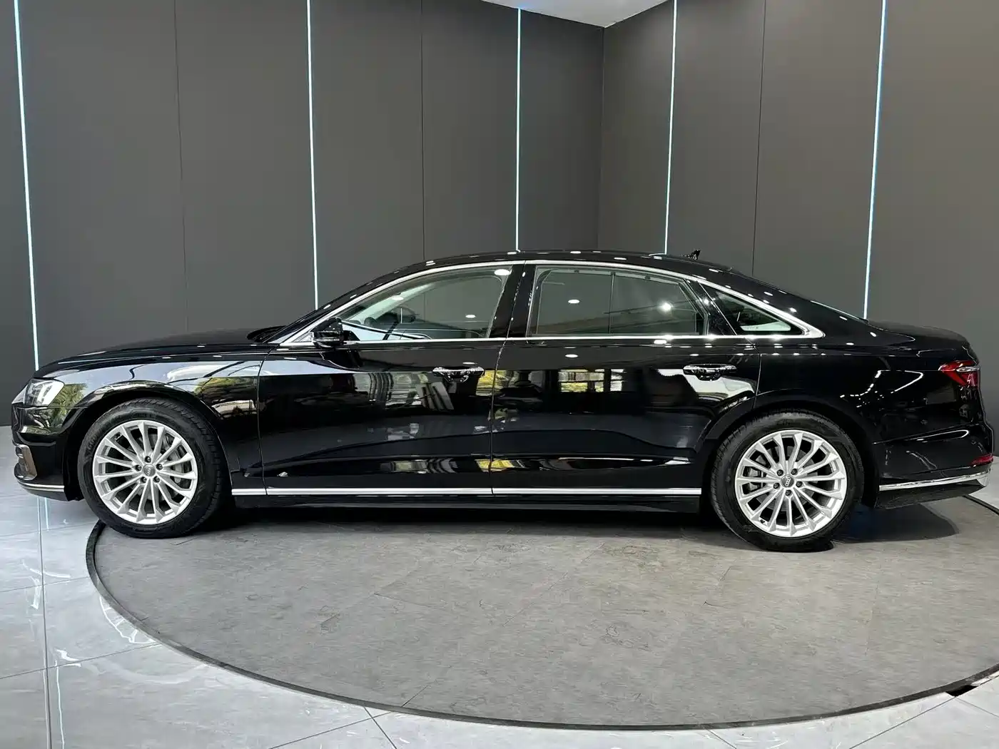Audi A8 2021