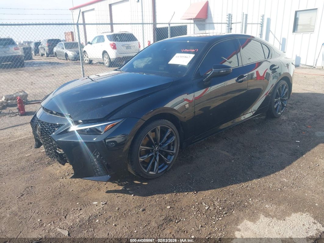 Lexus IS 2025