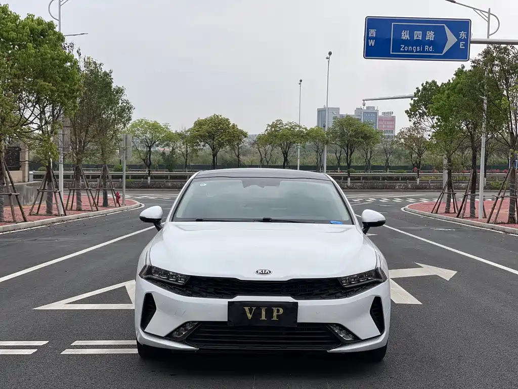Kia K5 2021