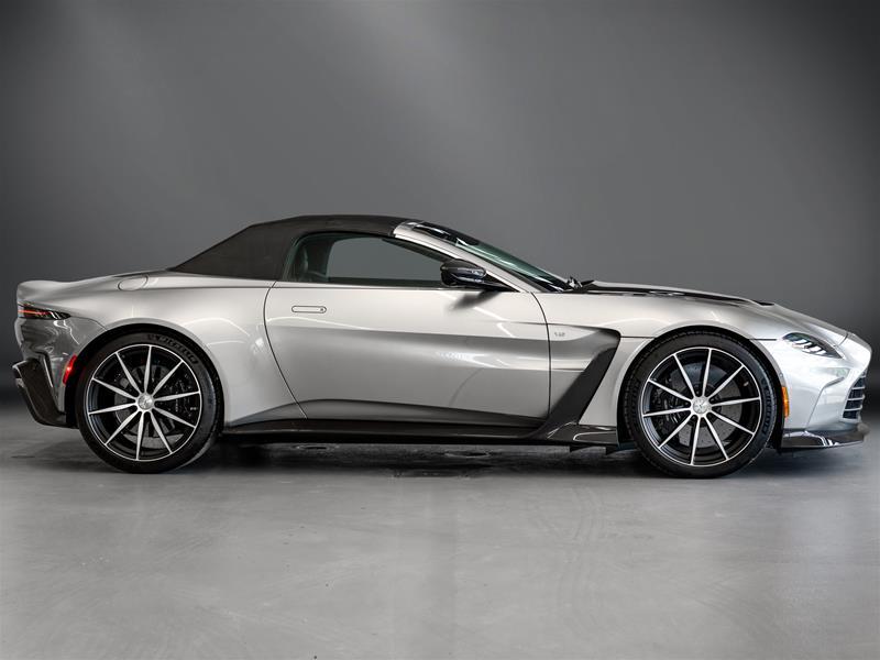 Aston Martin V12 Vantage 2023