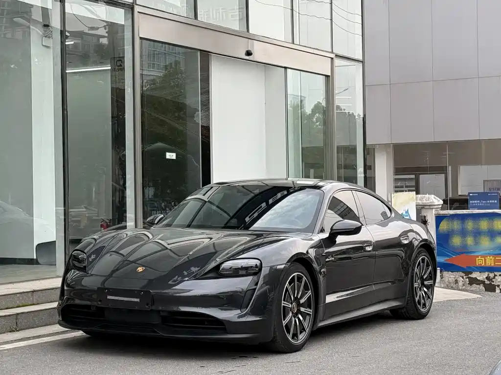 Porsche Taycan 2021