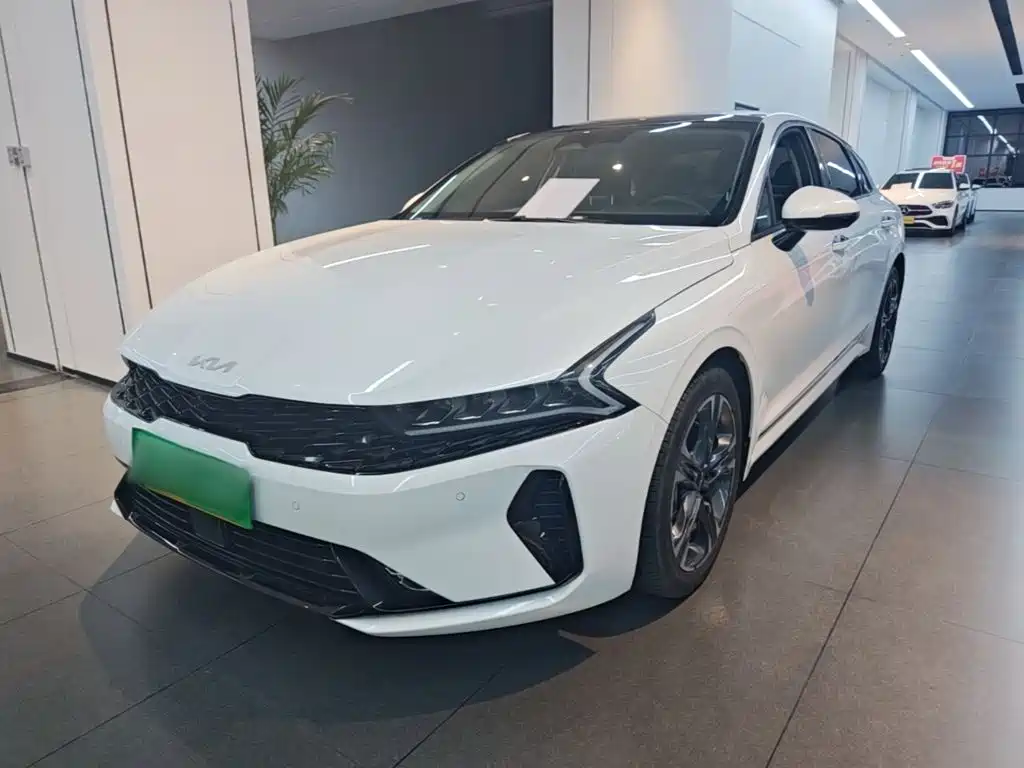 Kia K5 2025