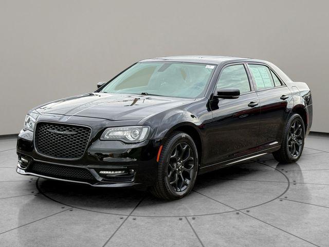 Chrysler 300 2023