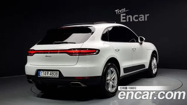 Porsche Macan 2021