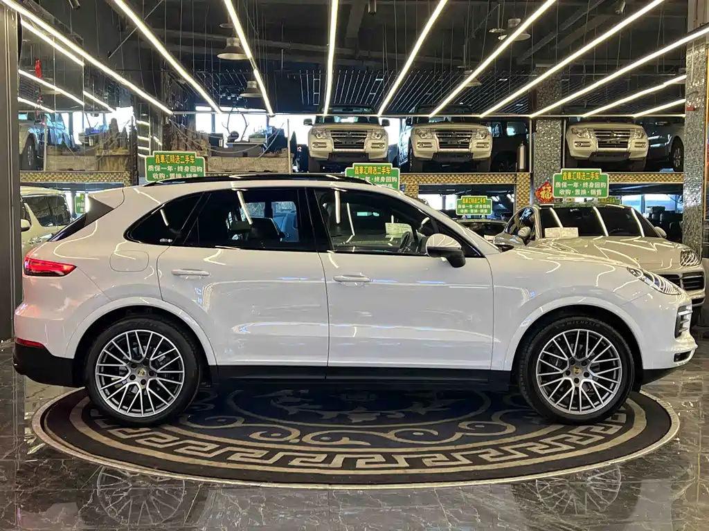 Porsche Cayenne 2023