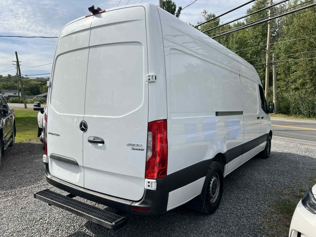 Mercedes-Benz SPRINTER 2022