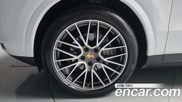 Porsche Cayenne 2021