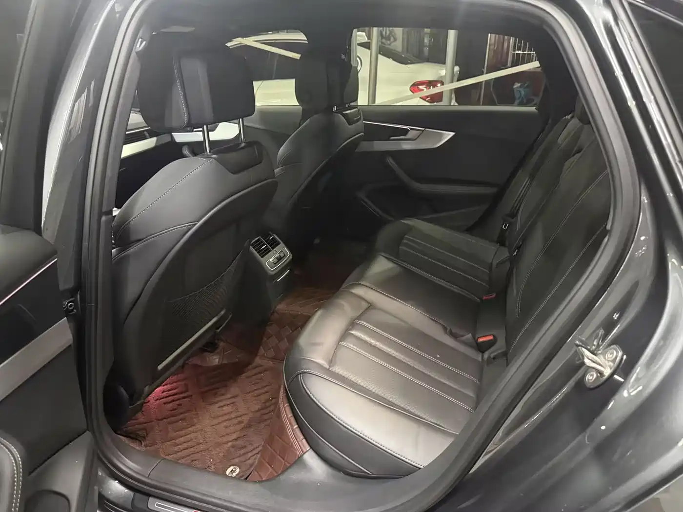 Audi A4 2023