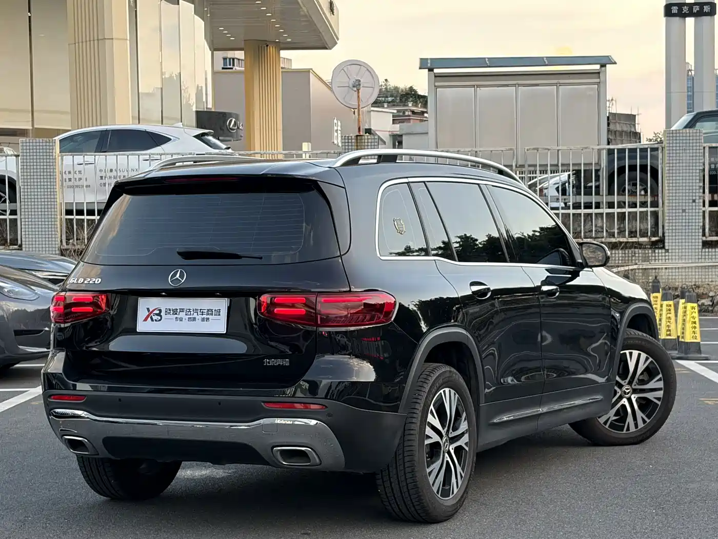 Mercedes-Benz GLB 2025