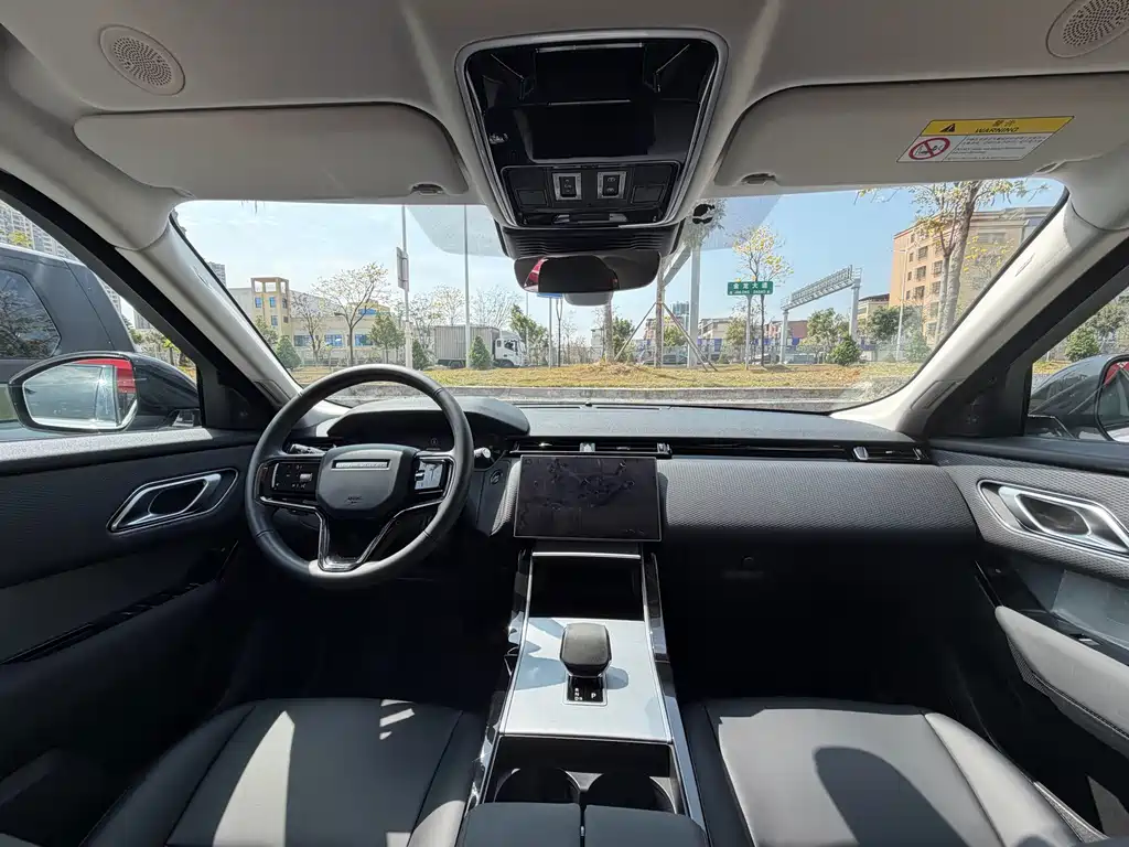 Land Rover Range Rover Velar 2024