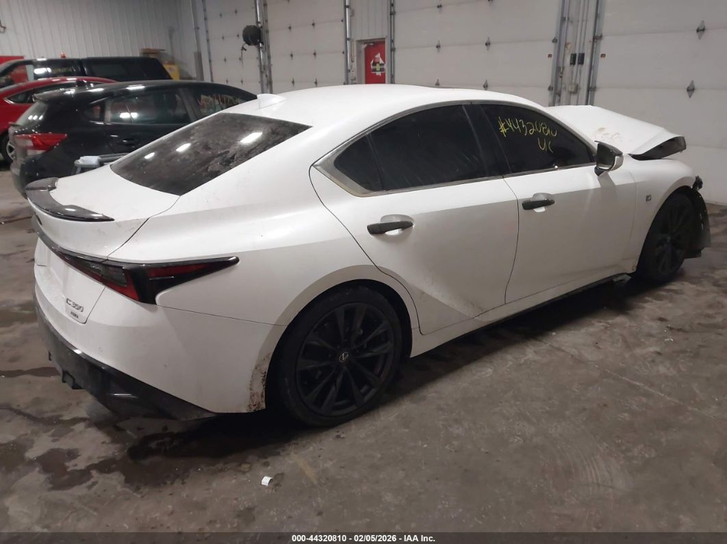 Lexus IS 300 2023