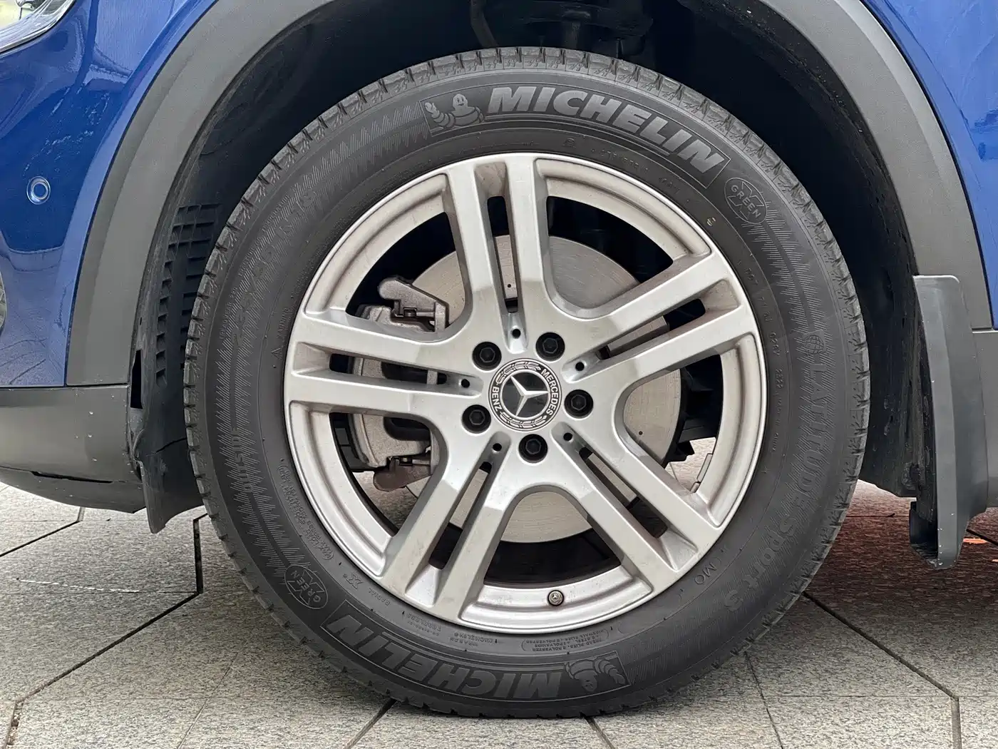 Mercedes-Benz GLB 2023