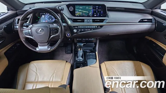 Lexus ES 2021