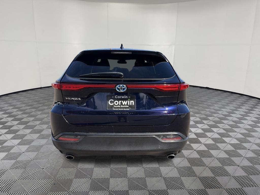 Toyota Venza 2023