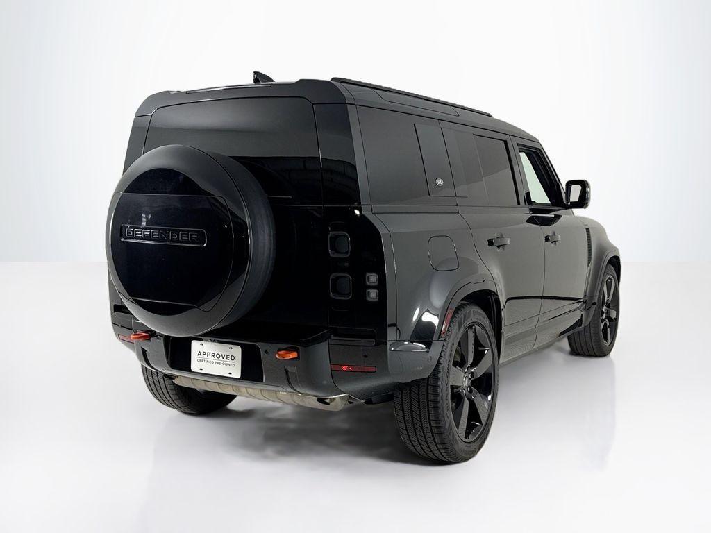 Land Rover Defender 2024