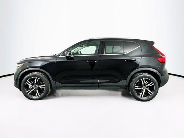 Volvo XC40 2025