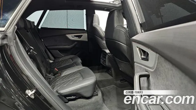 Audi Q8 2024