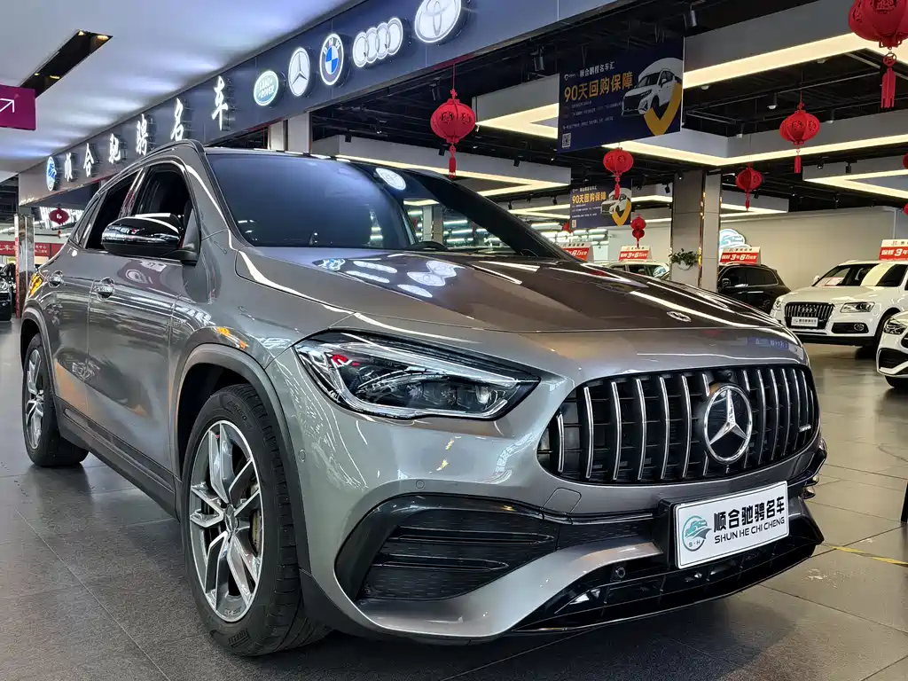 Mercedes-Benz GLA AMG 2021