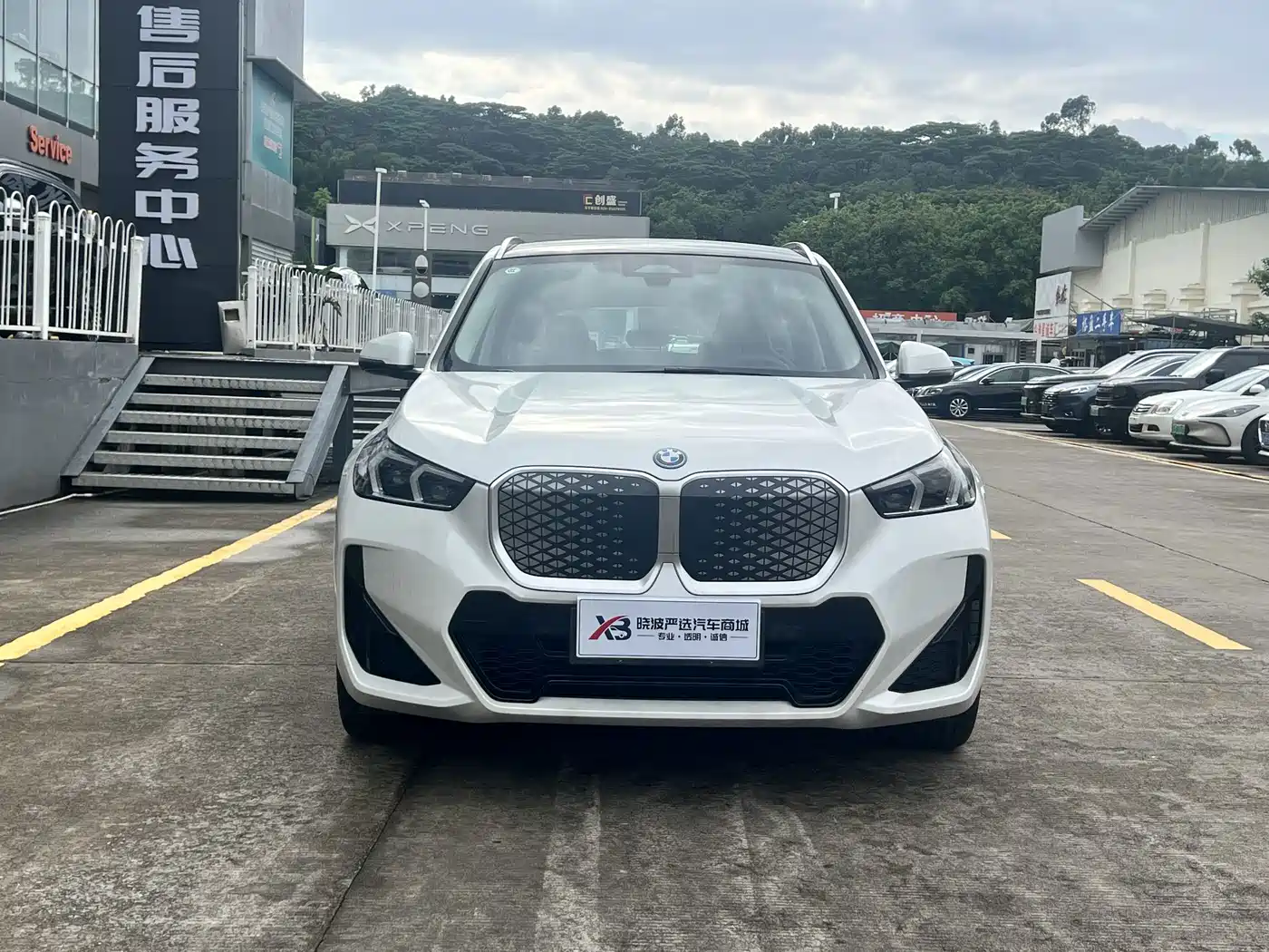 BMW iX1 2025