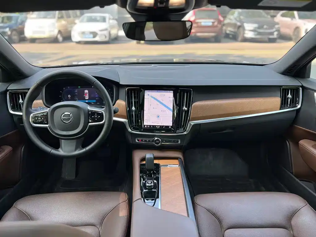 Volvo S90 2024