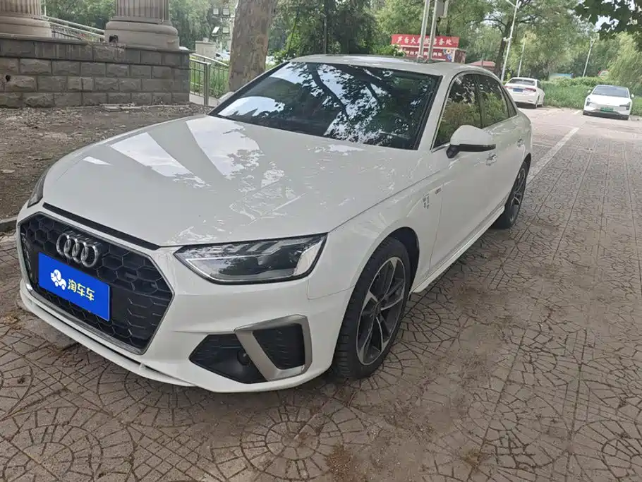 Audi A4 2023