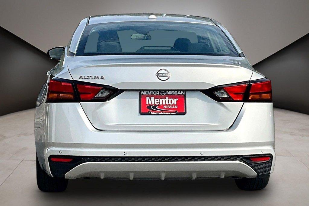 Nissan Altima 2025