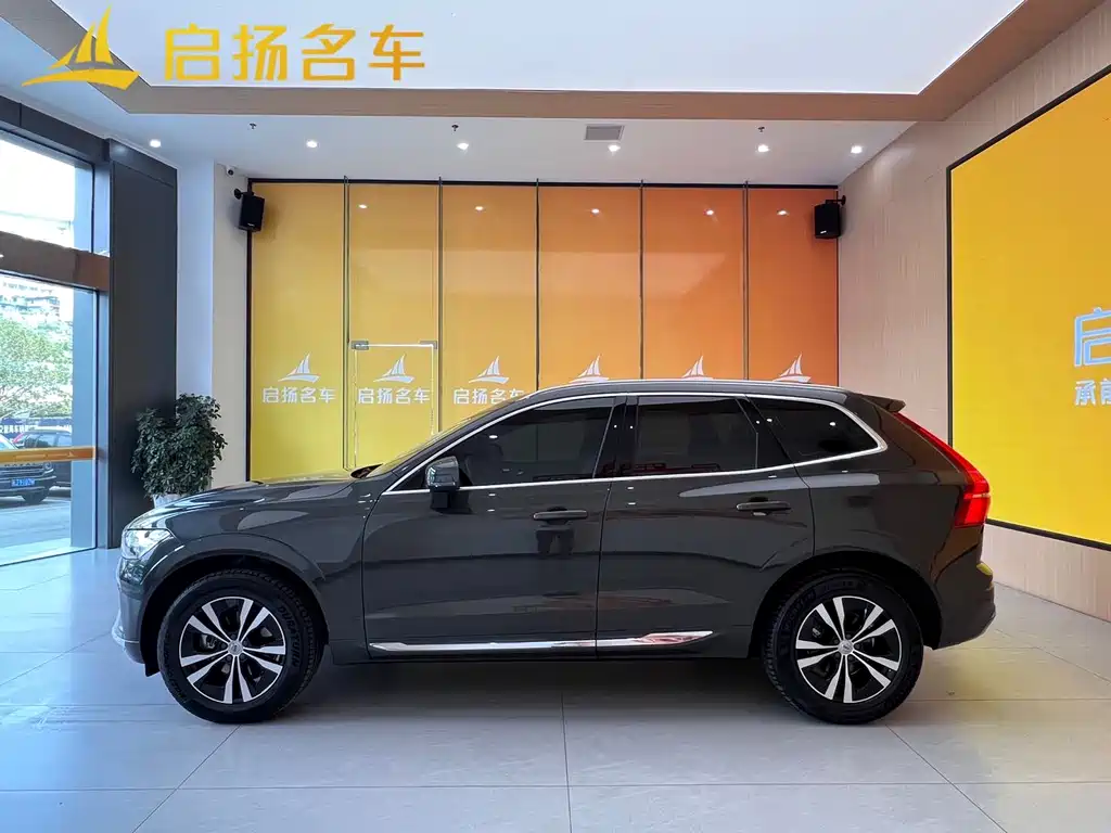 Volvo XC60 2022