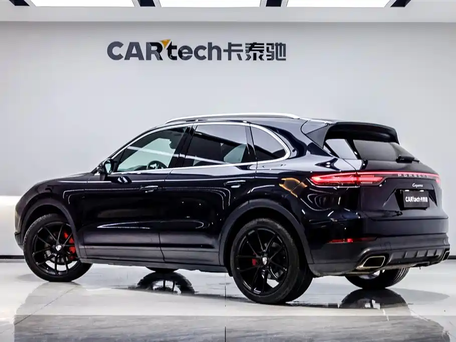 Porsche Cayenne 2021