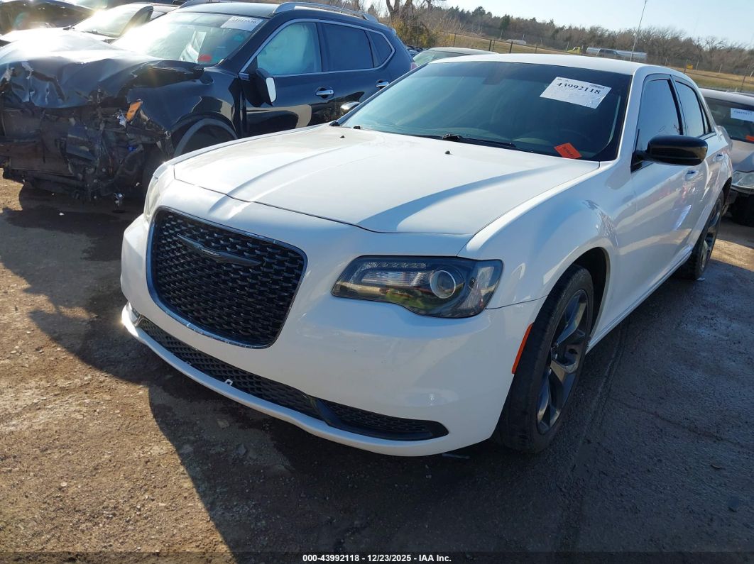 Chrysler 300 2020