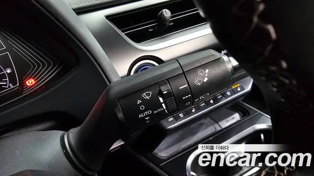 Lexus UX 2022