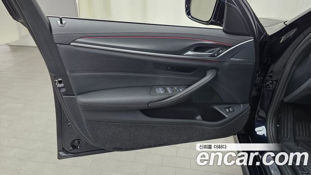 BMW 5 серии 2023