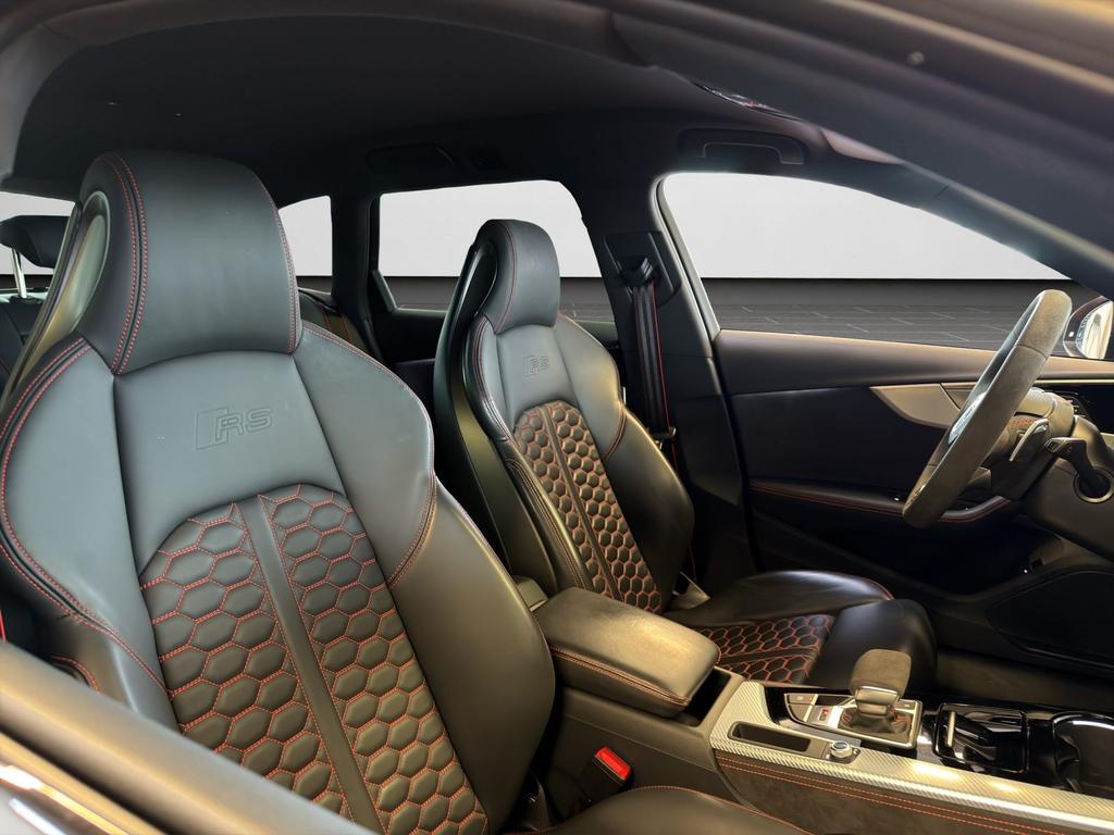 Audi RS4 2023