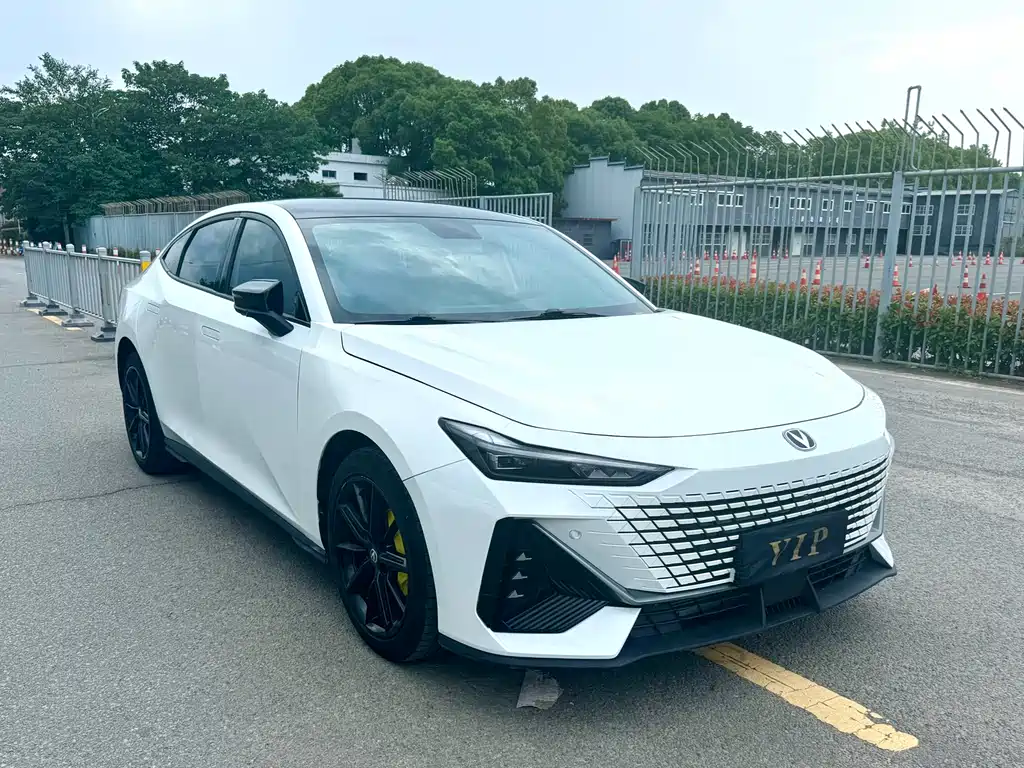 Changan UNI-V 2022