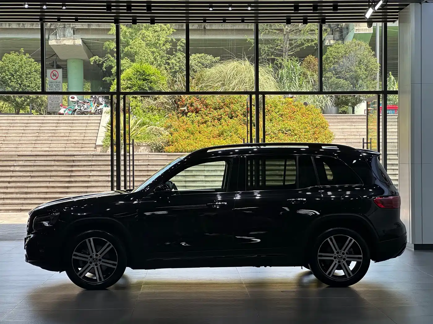 Mercedes-Benz GLB 2024