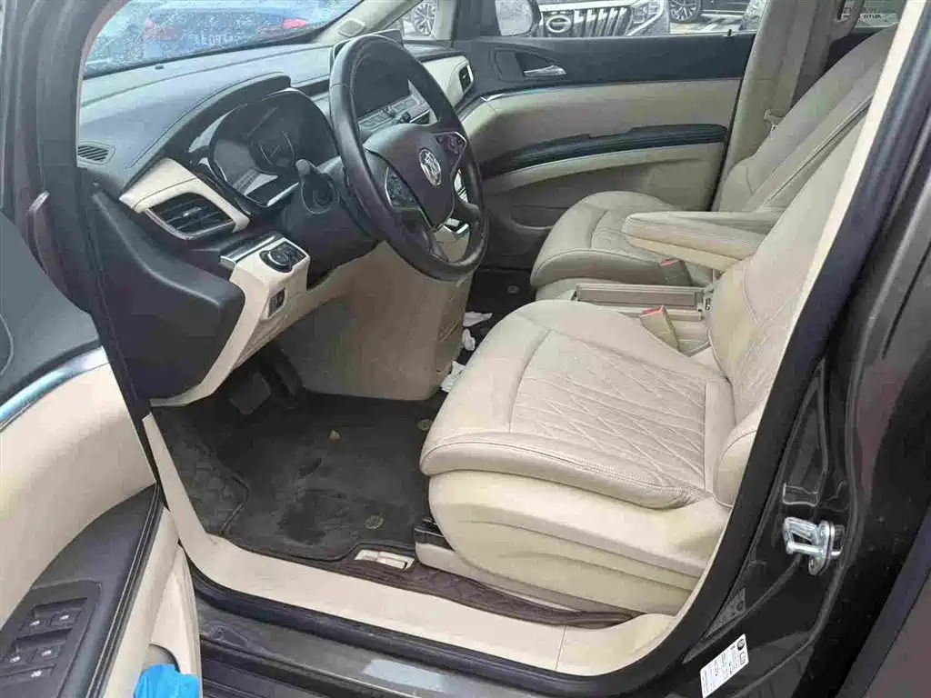 Buick GL8 2023