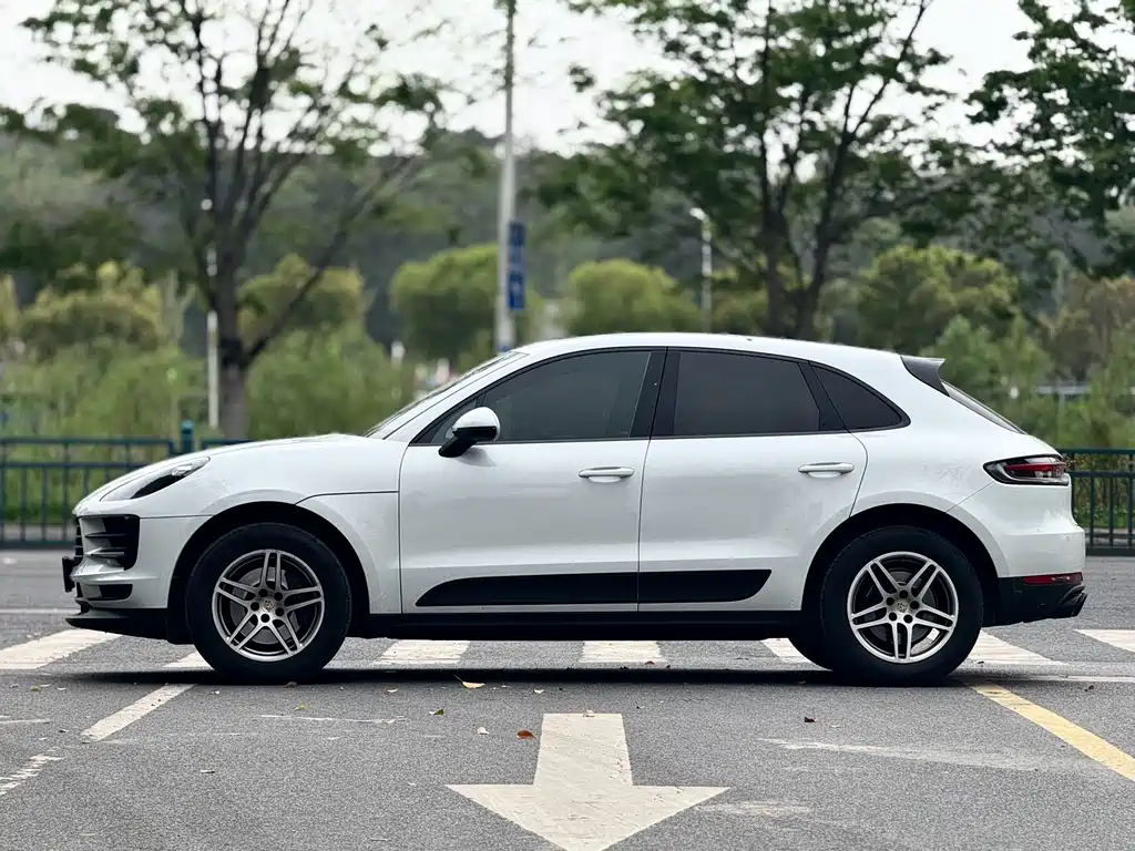 Porsche Macan 2021