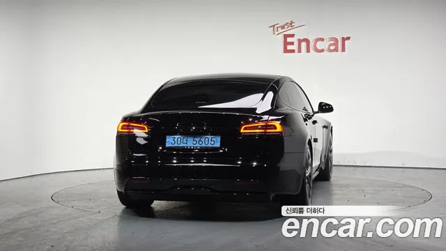 Tesla Model S 2023