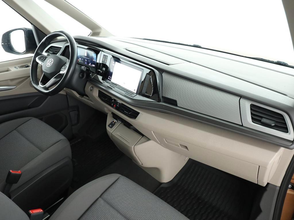Volkswagen T7 MULTIVAN 2024