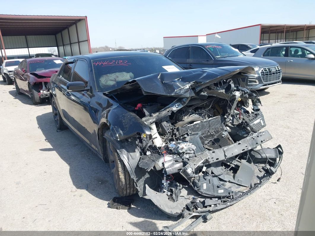 Chrysler 300 2022
