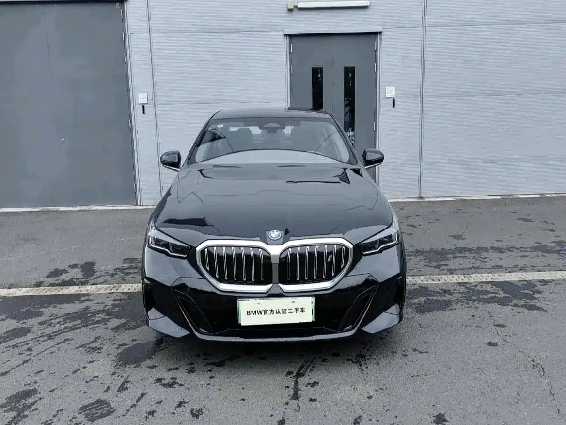 BMW i5 2025