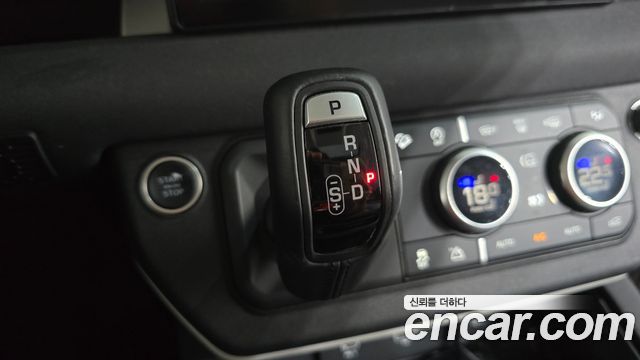 Land Rover Defender 2022