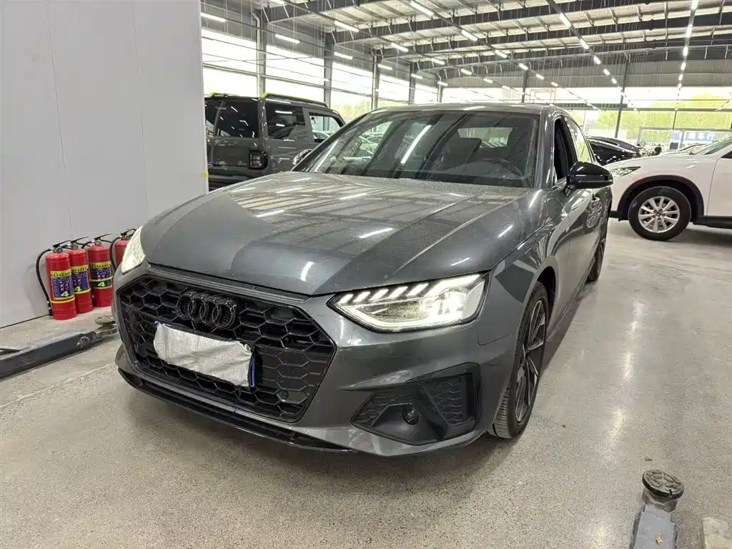 Audi A4 2023