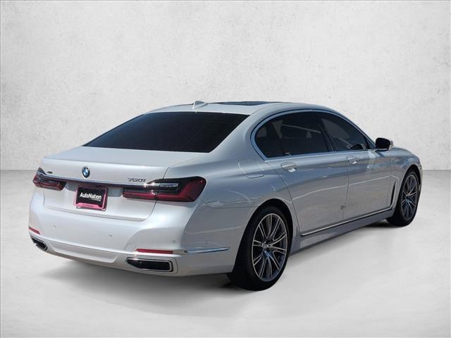 BMW 750 2022